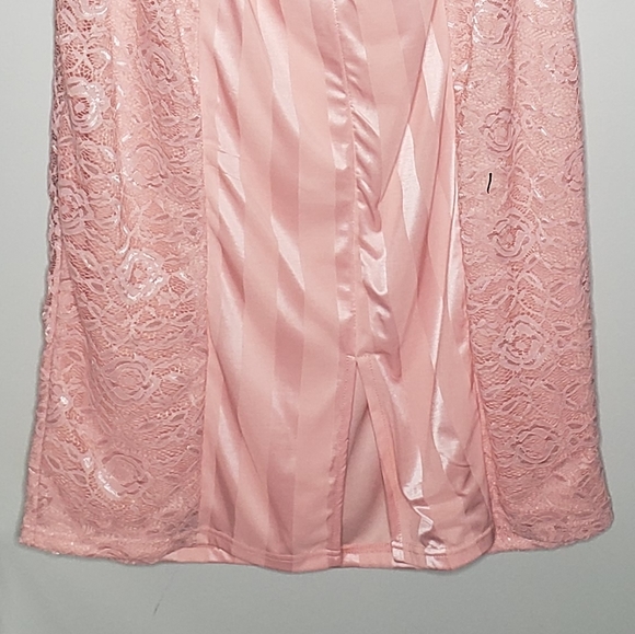 🌸 Pink Lace Lined Midi Dress 🌸 - Picture 4 of 8